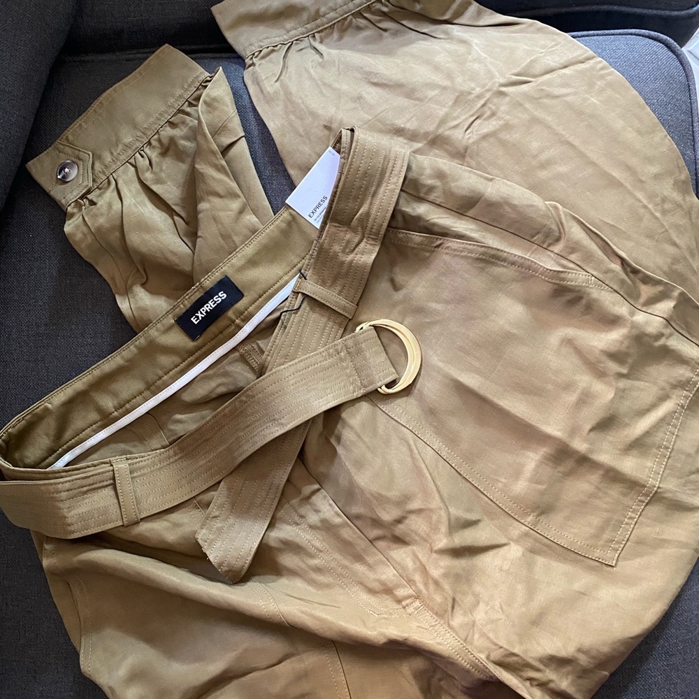 NWT Express Olive Ankle High Rise Joggers